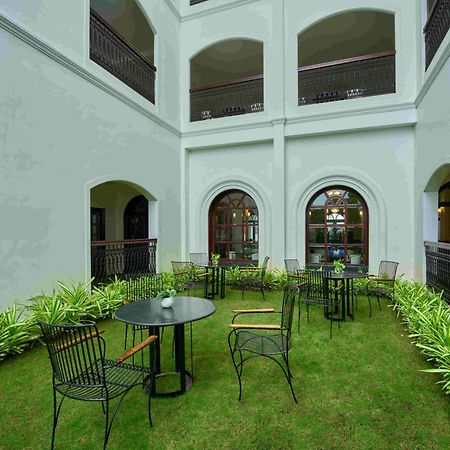 The Old Court House By Abad Hotel Fort Kochi Exterior photo