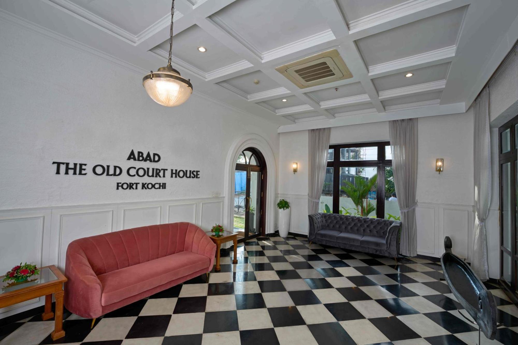 The Old Court House By Abad Hotel Fort Kochi Exterior photo
