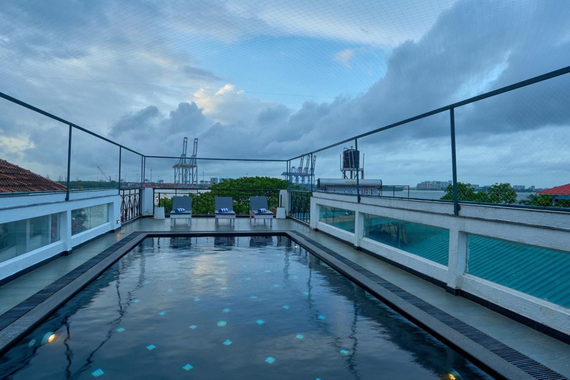 The Old Court House By Abad Hotel Fort Kochi Exterior photo