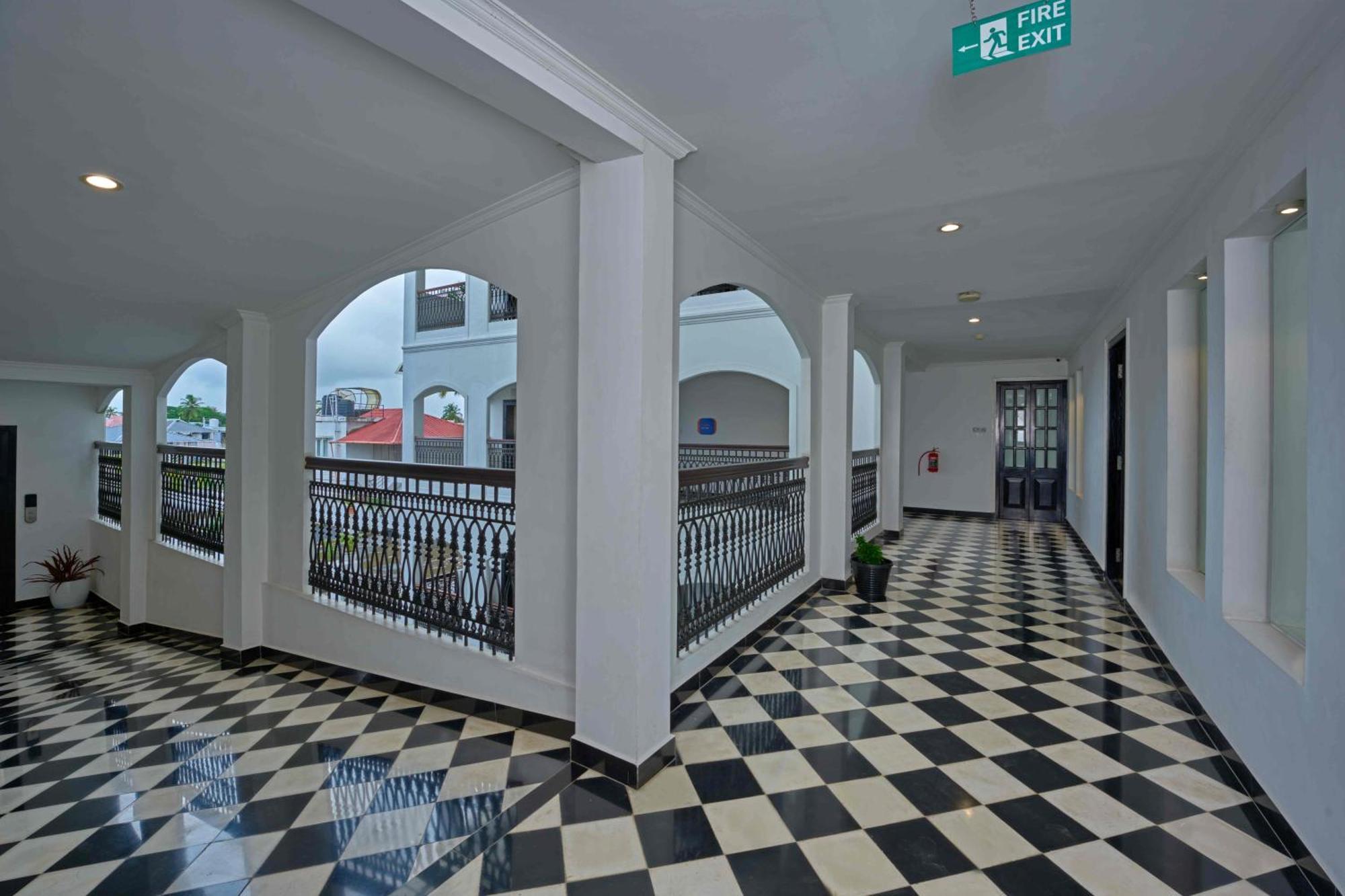 The Old Court House By Abad Hotel Fort Kochi Exterior photo